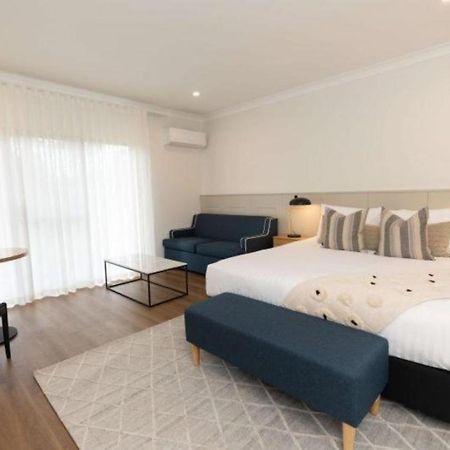 Clare Country Club Hotel Ngoại thất bức ảnh