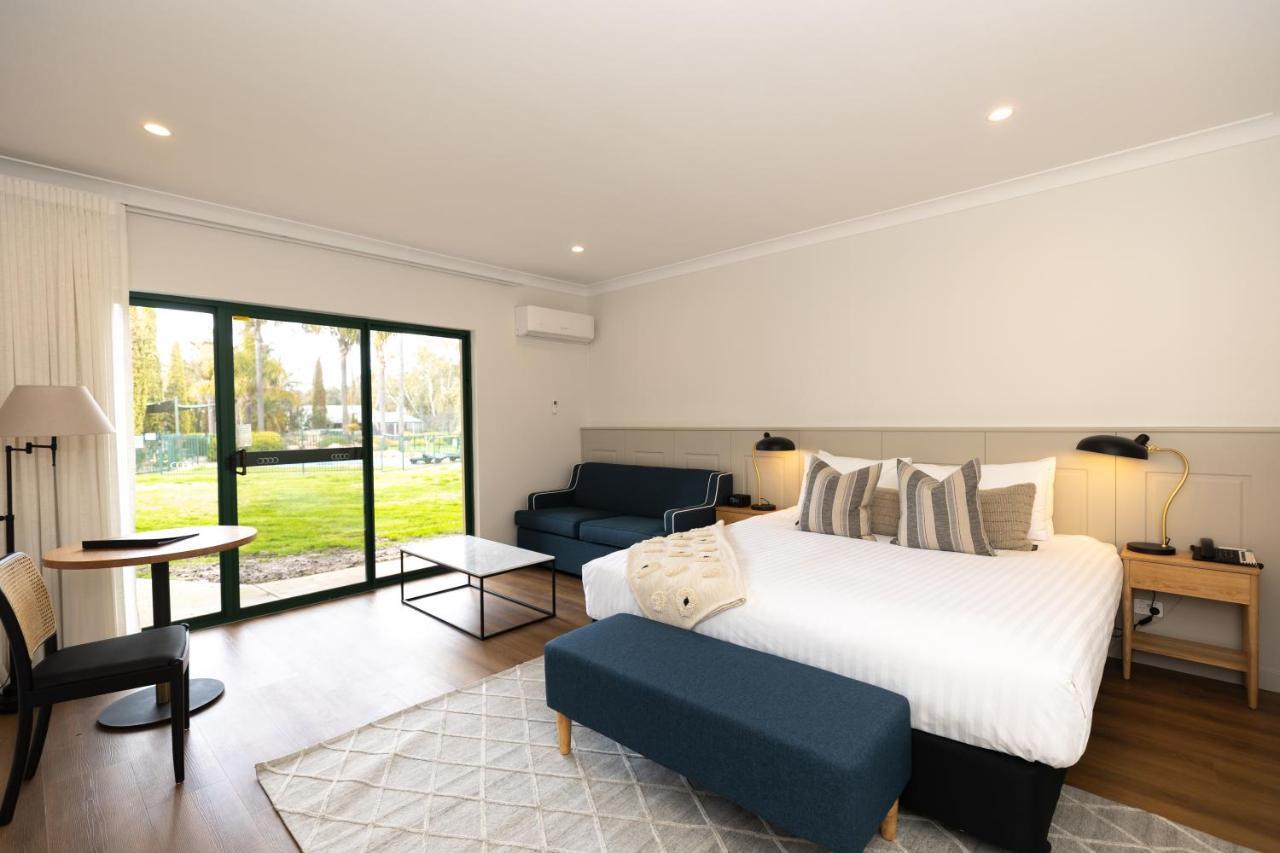 Clare Country Club Hotel Ngoại thất bức ảnh