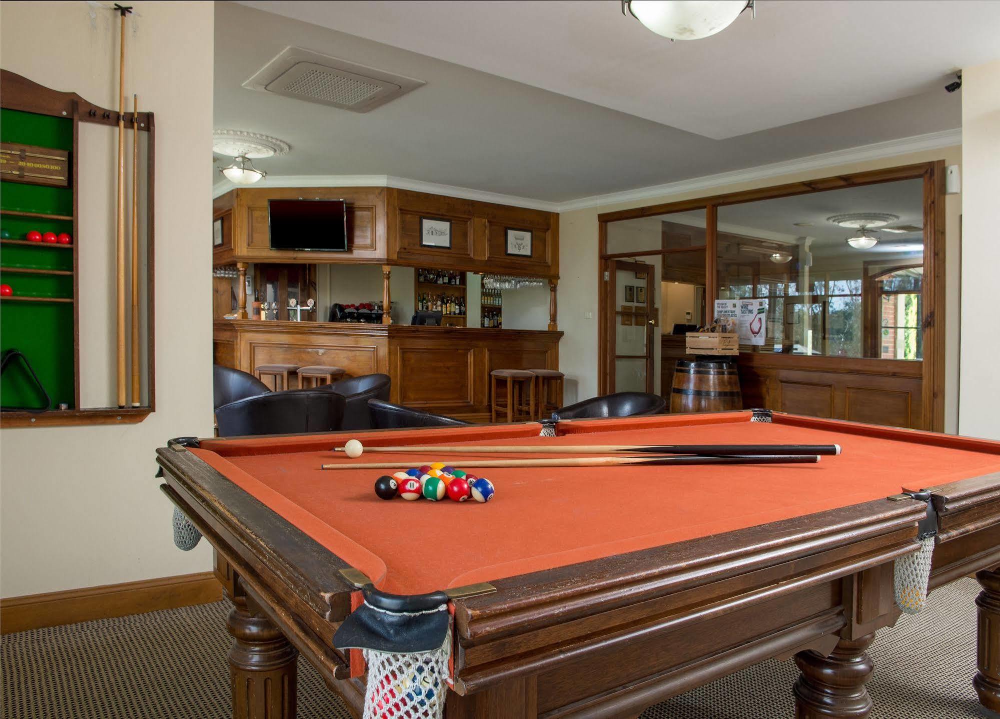 Clare Country Club Hotel Ngoại thất bức ảnh