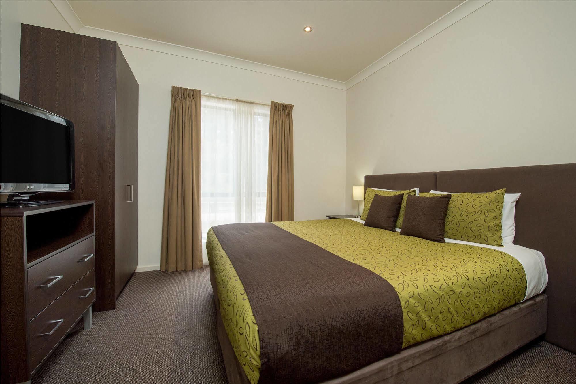 Clare Country Club Hotel Ngoại thất bức ảnh