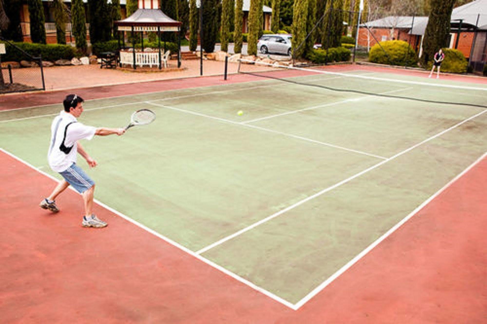 Clare Country Club Hotel Ngoại thất bức ảnh